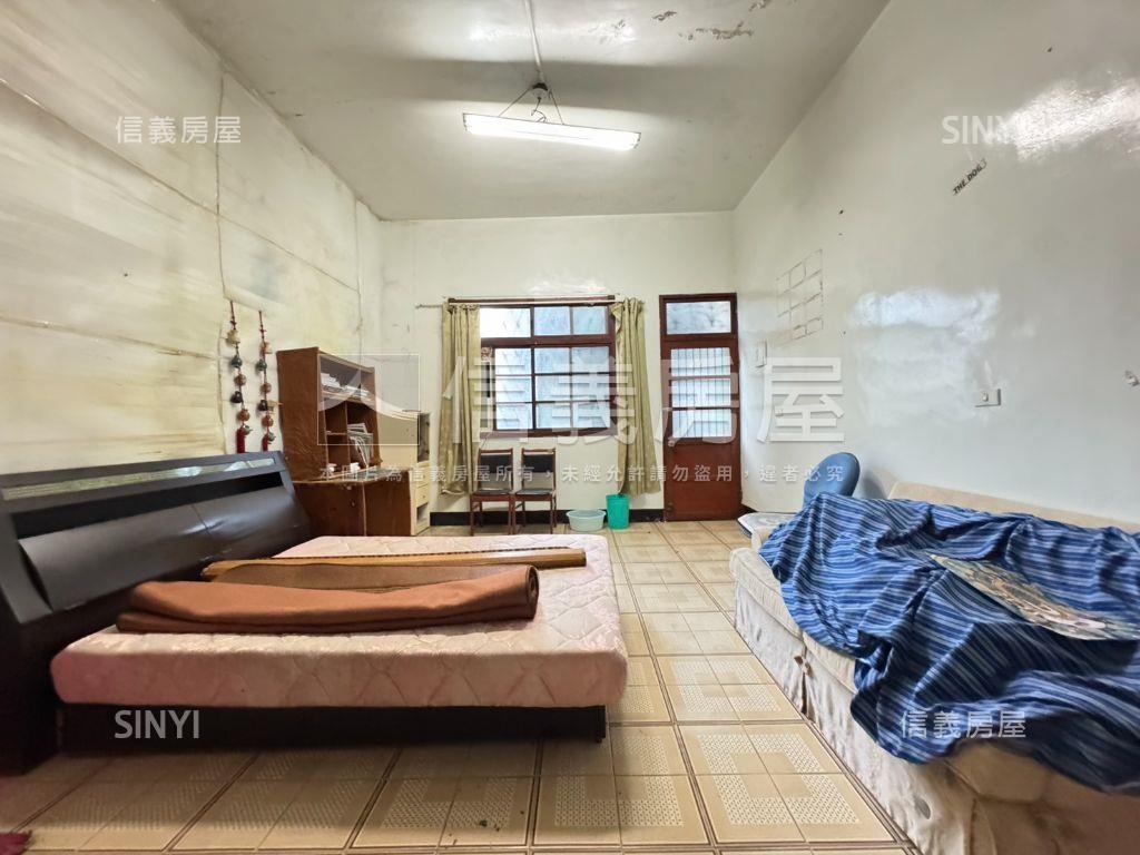 市區方正土地房屋室內格局與周邊環境