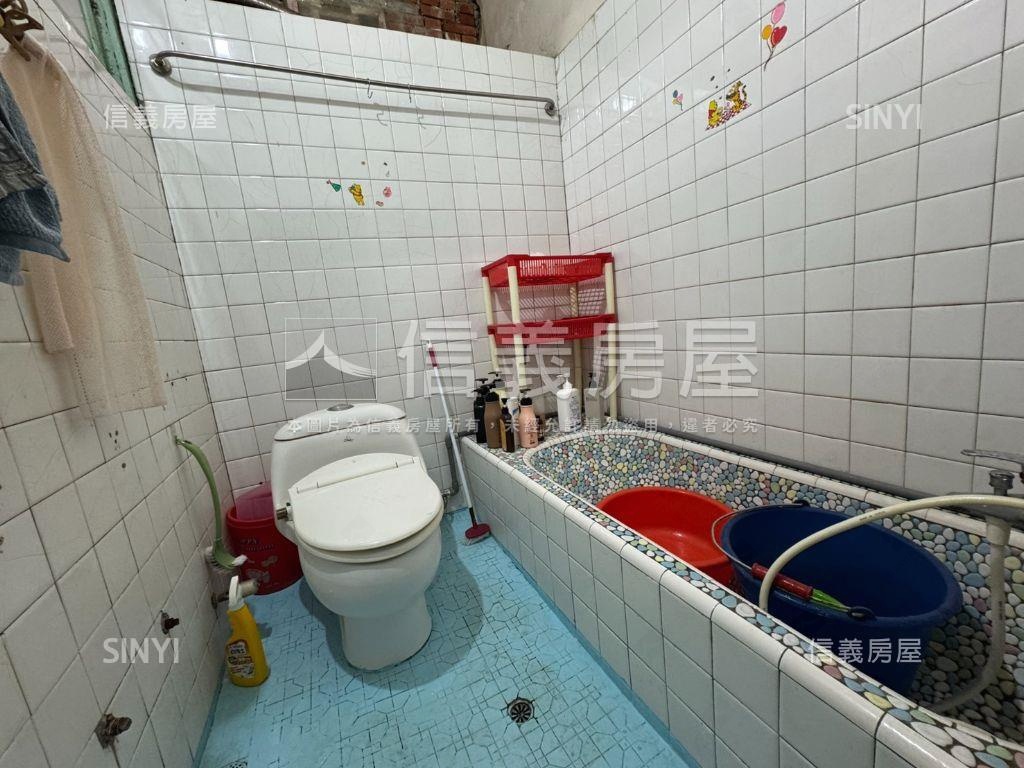 市區方正土地房屋室內格局與周邊環境