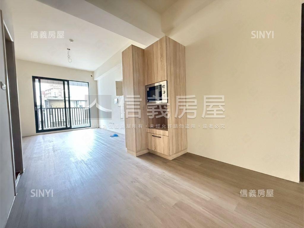 近巨城全新三房平車四樓房屋室內格局與周邊環境
