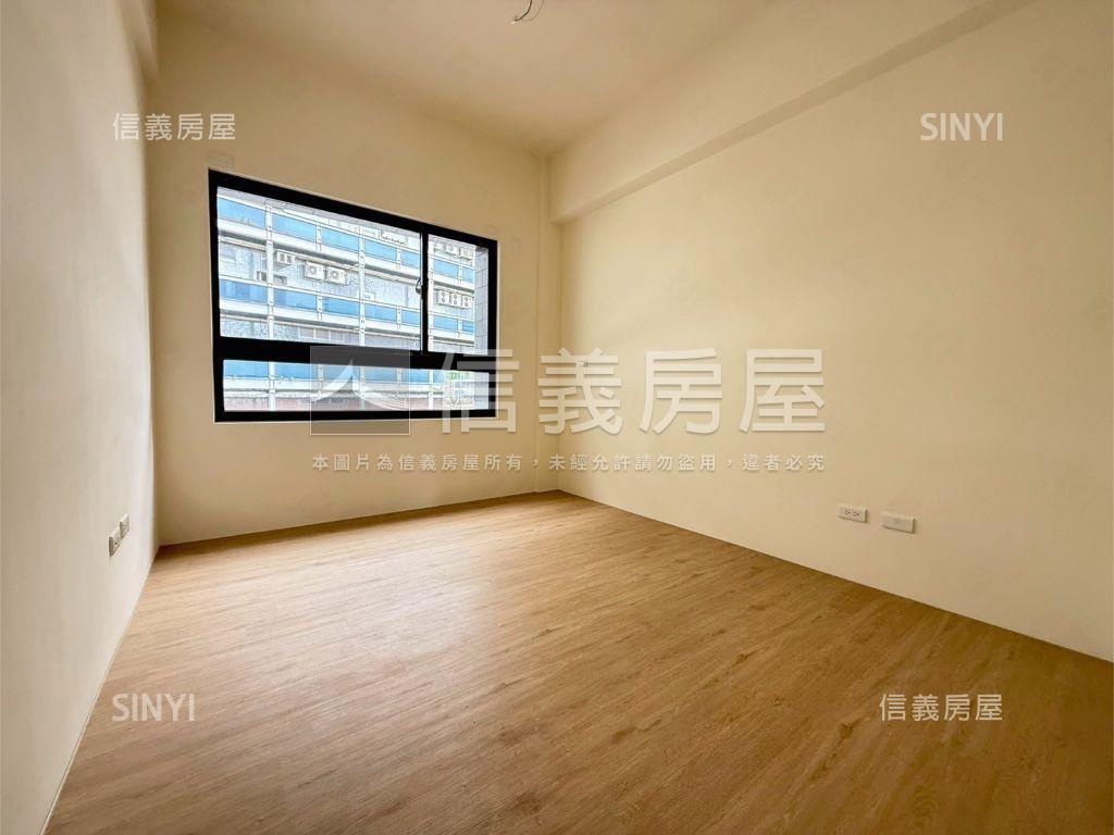 近巨城全新三房平車四樓房屋室內格局與周邊環境