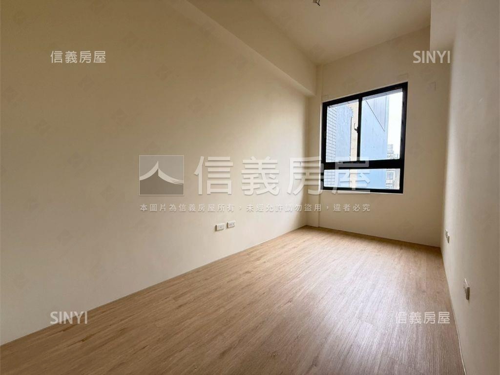 近巨城全新三房平車四樓房屋室內格局與周邊環境