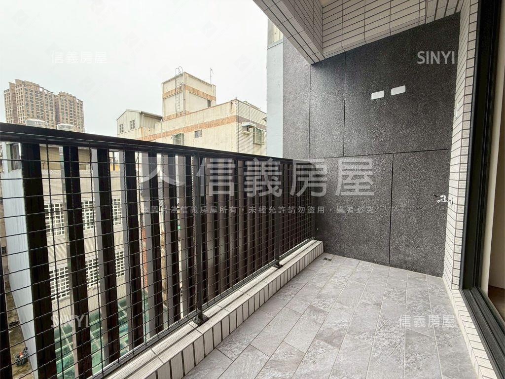 近巨城全新三房平車四樓房屋室內格局與周邊環境