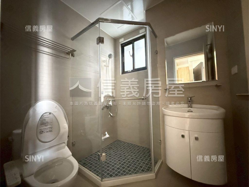 近巨城全新三房平車四樓房屋室內格局與周邊環境