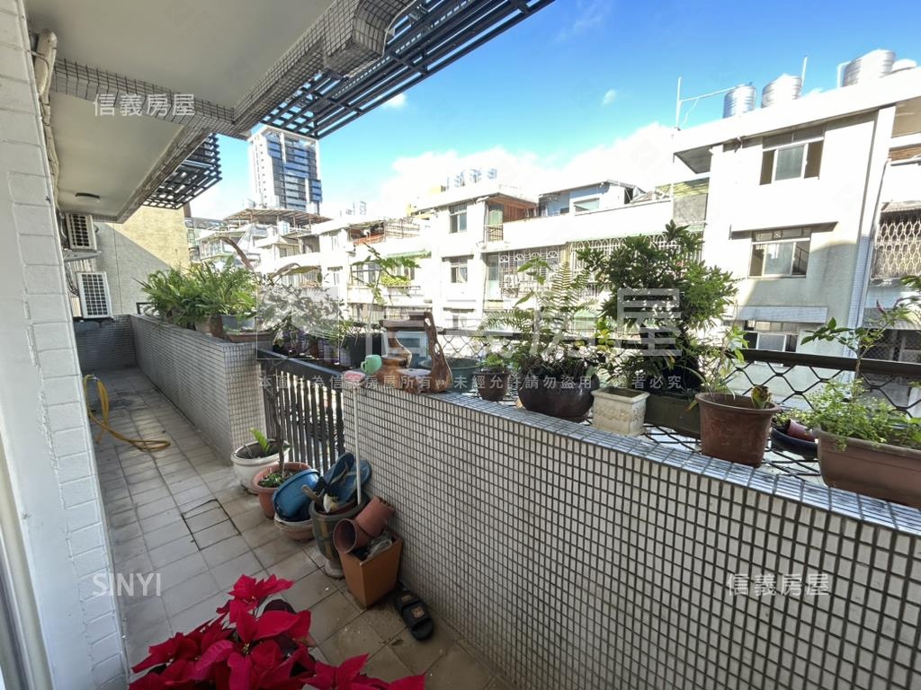 雙敦台視家園電梯四房房屋室內格局與周邊環境