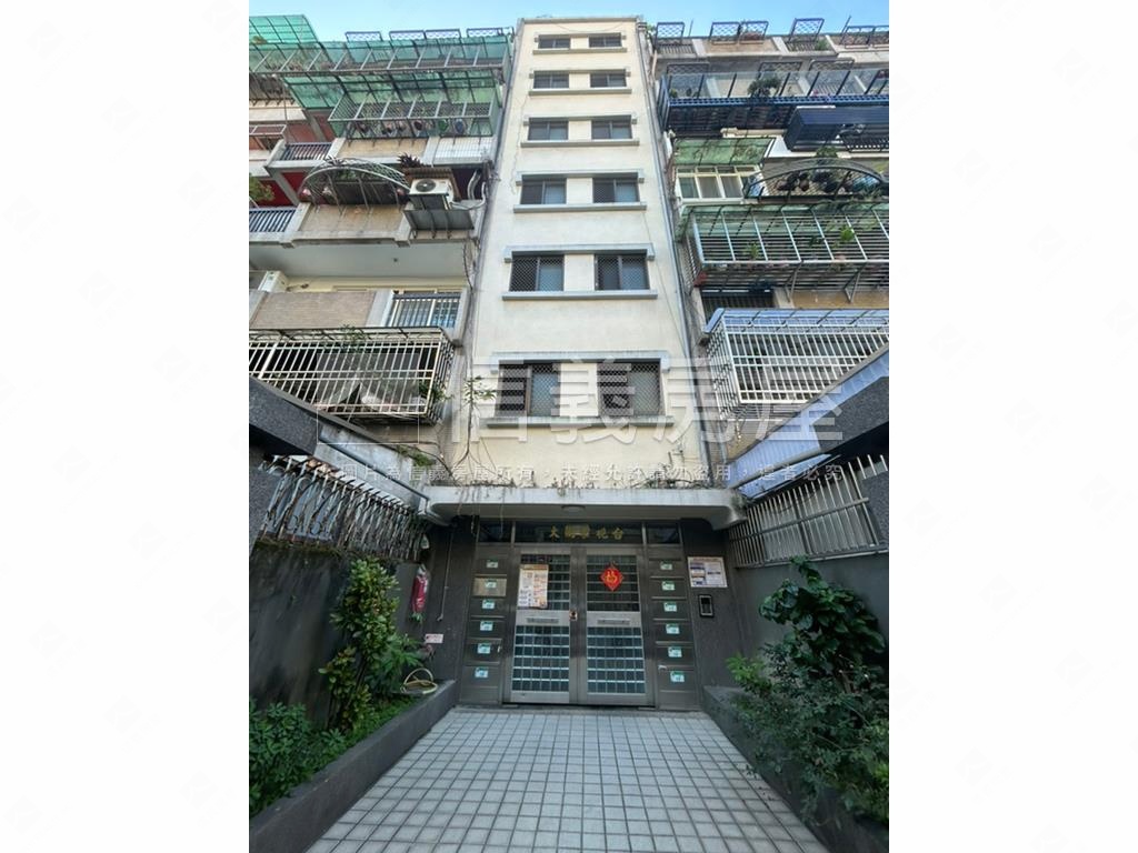 雙敦台視家園電梯四房房屋室內格局與周邊環境