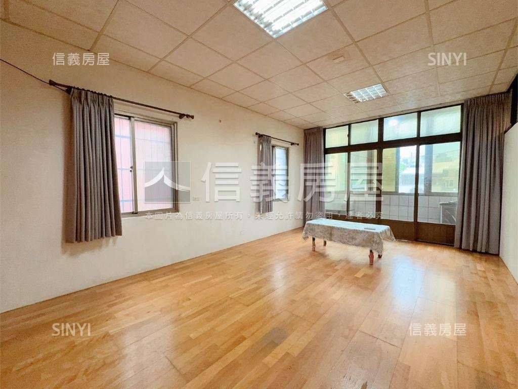竹北｜臨路｜角間透店房屋室內格局與周邊環境