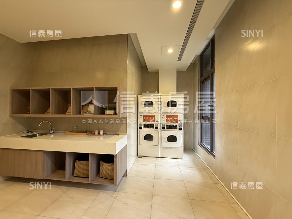 副都心挑高金店面Ｂ房屋室內格局與周邊環境