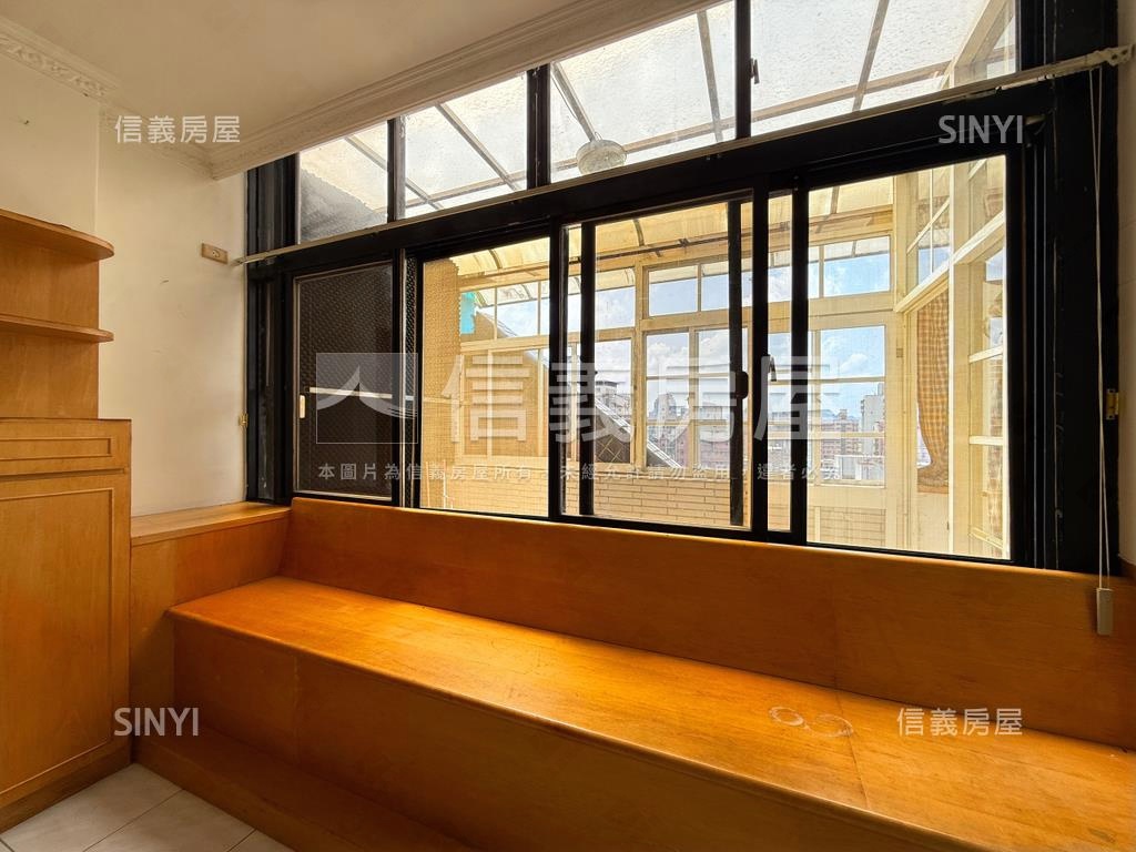 捷運Ｙ３站首購溫馨華廈宅房屋室內格局與周邊環境