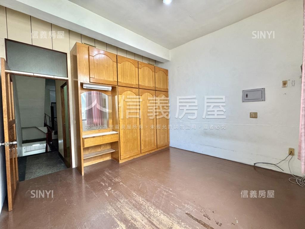 五甲近未來黃線機能佳美透房屋室內格局與周邊環境