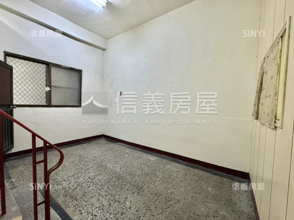 五甲近未來黃線機能佳美透房屋室內格局與周邊環境