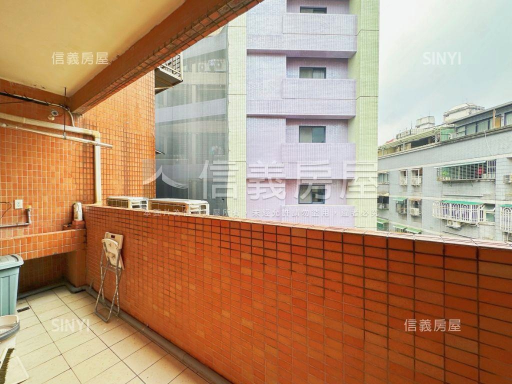 信義獨戶採光美妝三房房屋室內格局與周邊環境
