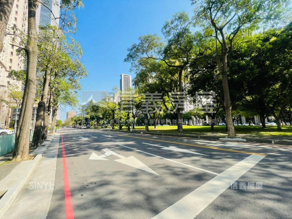 七期愛悅２２Ａ５三房平車房屋室內格局與周邊環境
