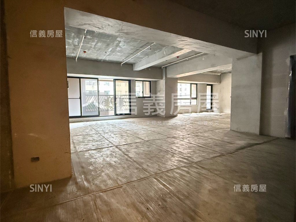 溫莎堡鼓山奢境公爵邸房屋室內格局與周邊環境
