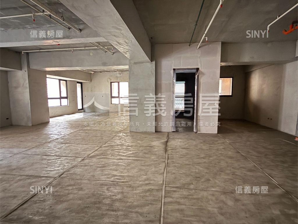溫莎堡鼓山奢境公爵邸房屋室內格局與周邊環境