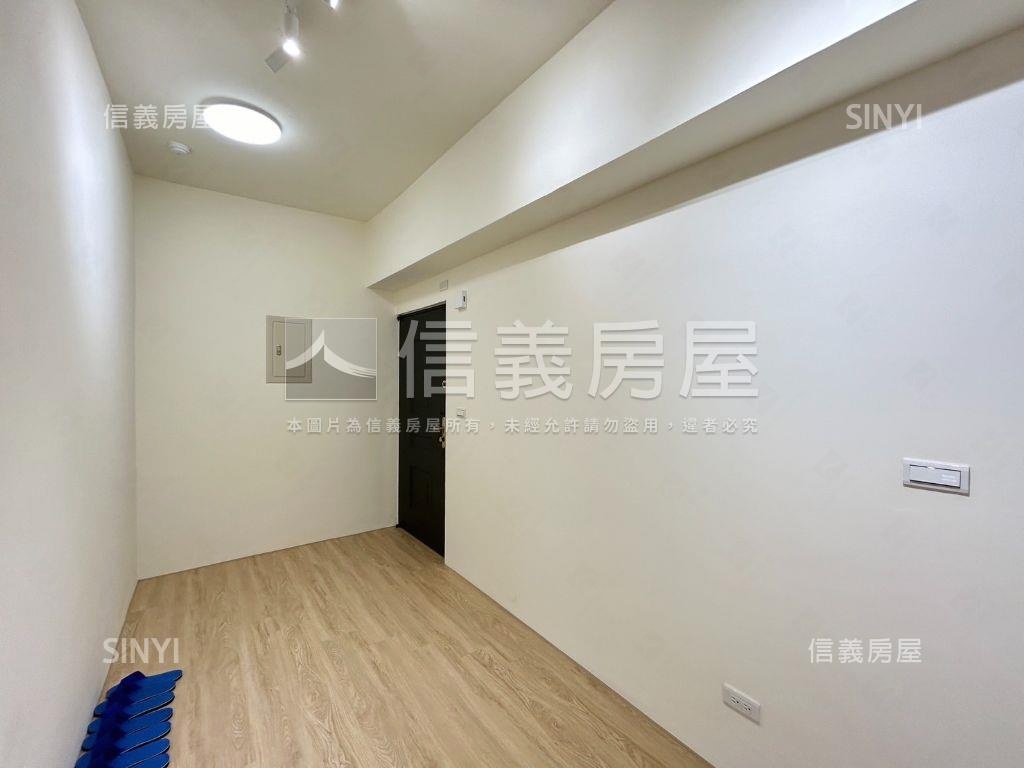 三民龍騰新裝潢美大樓四房房屋室內格局與周邊環境