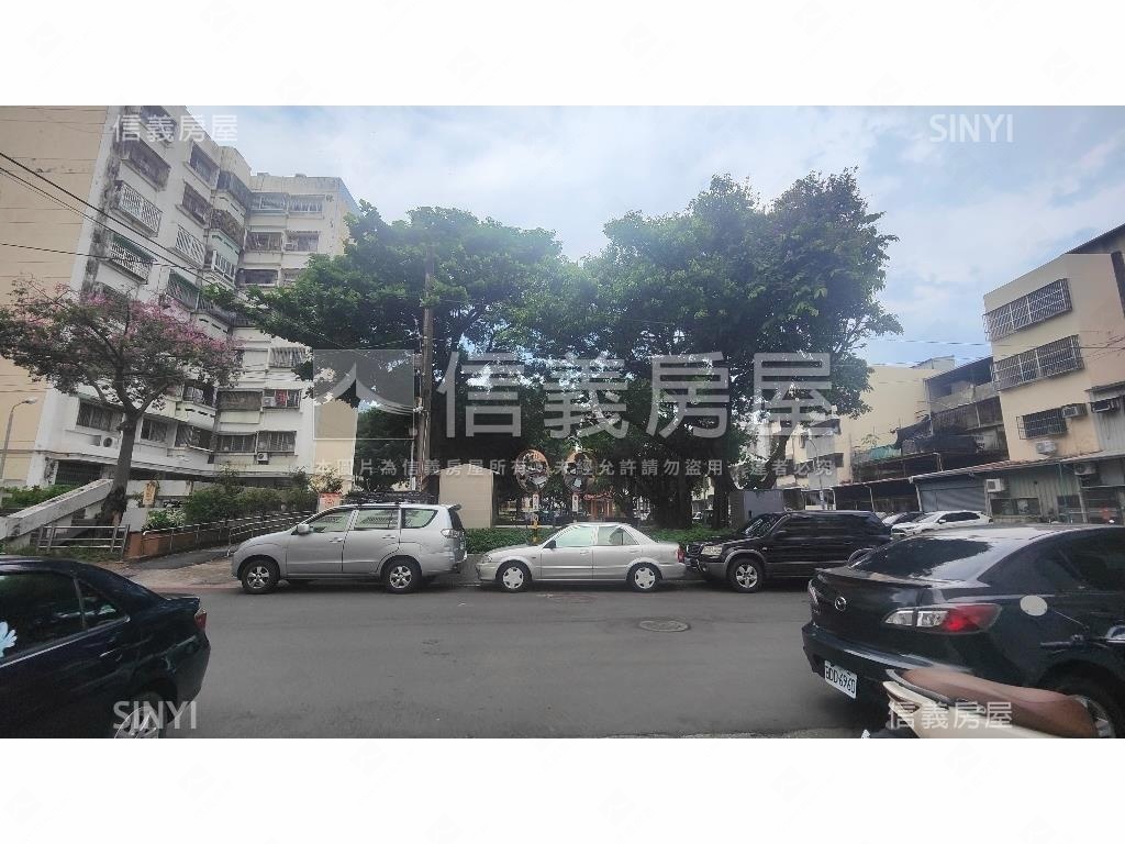興大２樓公寓時尚三房房屋室內格局與周邊環境