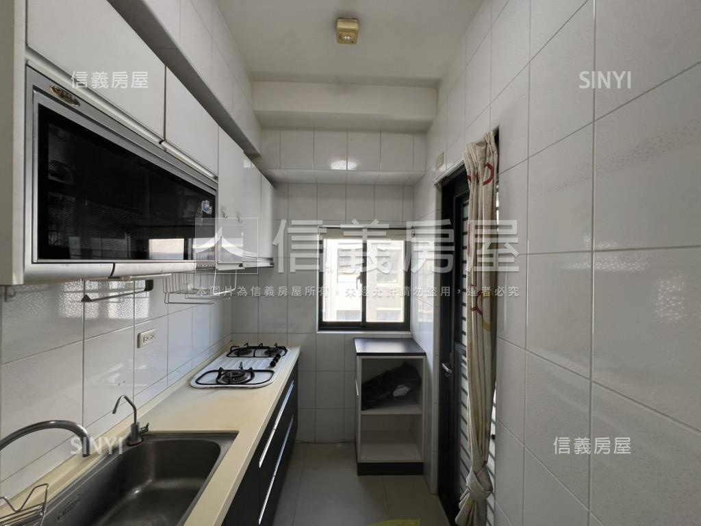 佛羅里達兩房車位。大器房屋室內格局與周邊環境