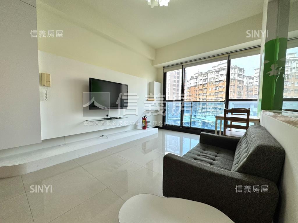 布拉格漂亮二改一房附平車房屋室內格局與周邊環境