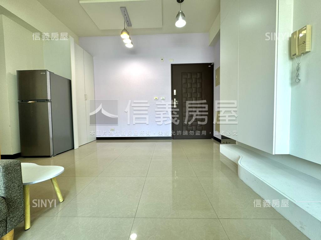 布拉格漂亮二改一房附平車房屋室內格局與周邊環境