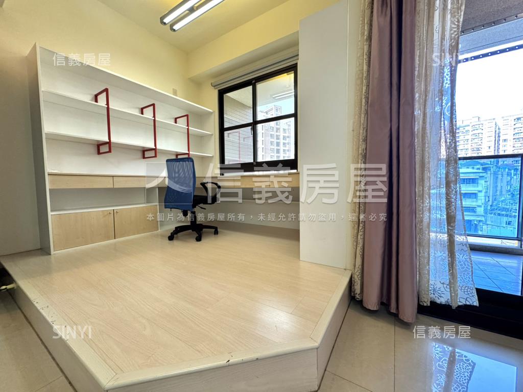 布拉格漂亮二改一房附平車房屋室內格局與周邊環境