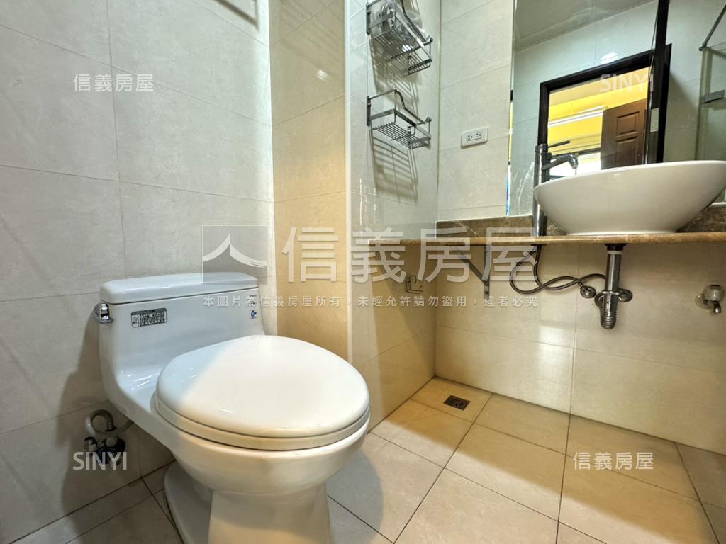 布拉格漂亮二改一房附平車房屋室內格局與周邊環境