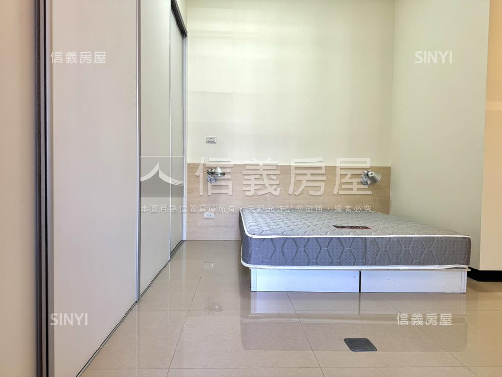 布拉格漂亮二改一房附平車房屋室內格局與周邊環境