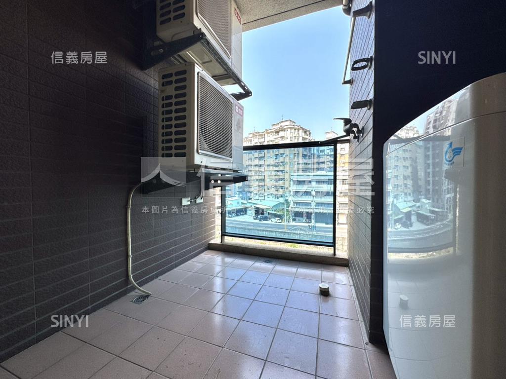 布拉格漂亮二改一房附平車房屋室內格局與周邊環境