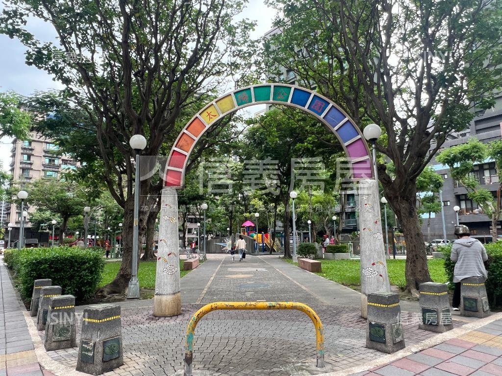 三重重陽重劃區高樓雙坡平房屋室內格局與周邊環境