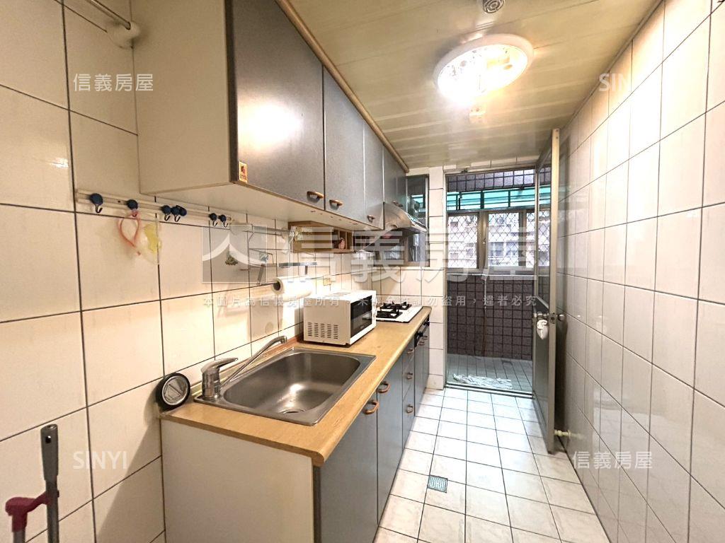 成功大第高樓採光平面車位房屋室內格局與周邊環境