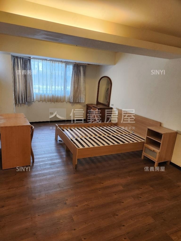 天母新光商圈邊間頂加公寓房屋室內格局與周邊環境