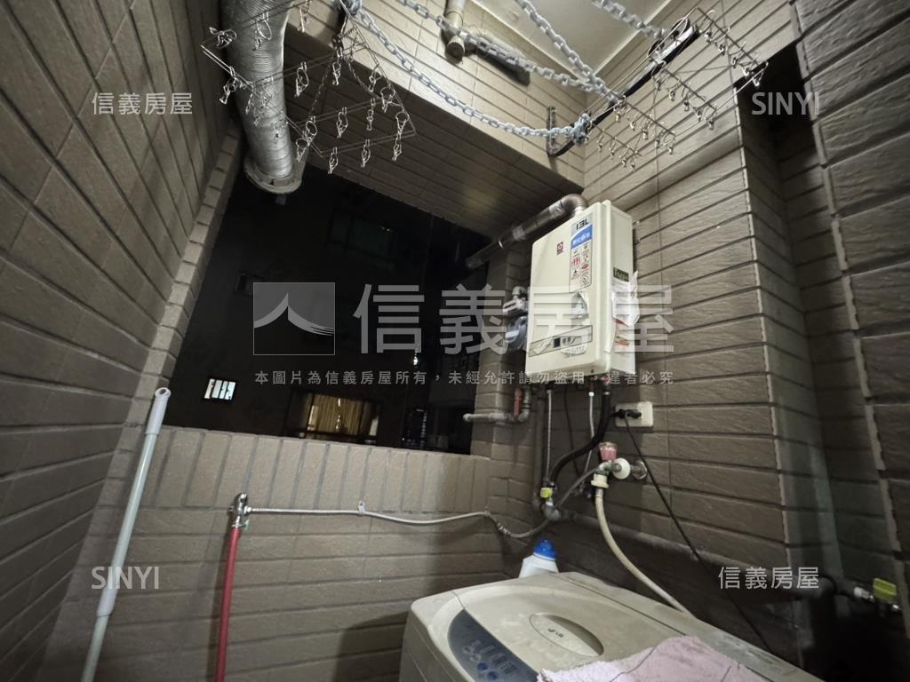 美麗歐洲高樓溫馨兩房房屋室內格局與周邊環境