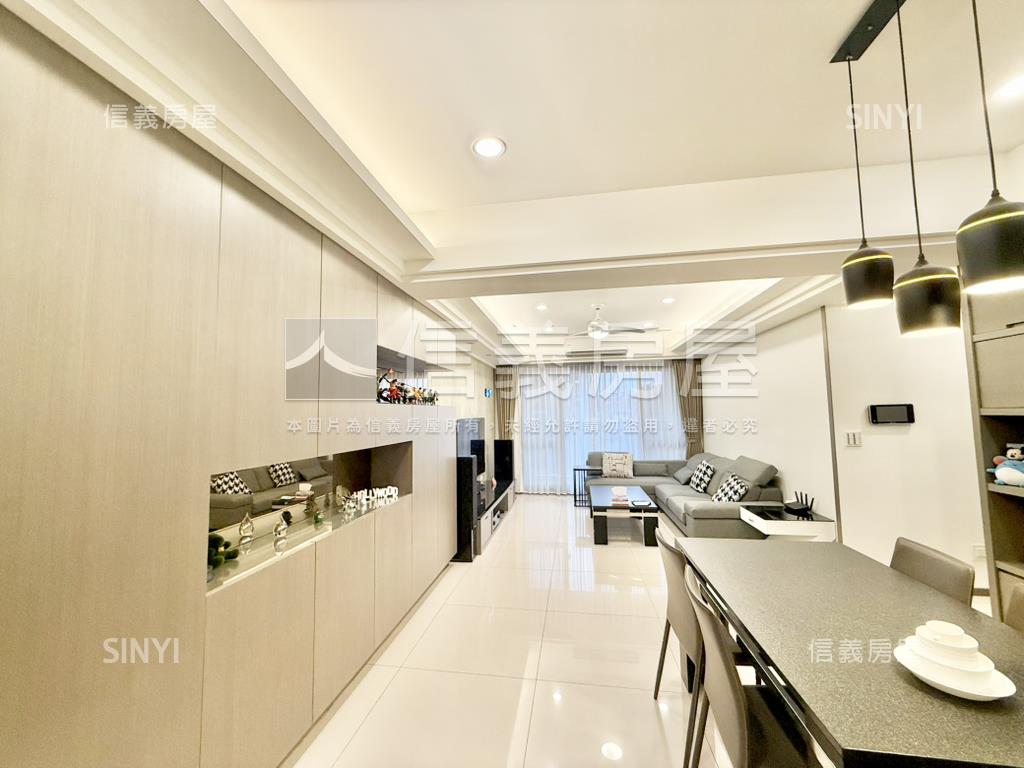東方之星西南採光大三房房屋室內格局與周邊環境