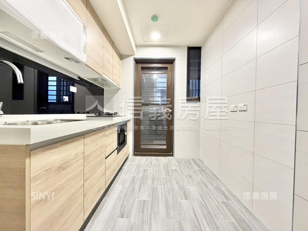 禾川琚稀有河景三房房屋室內格局與周邊環境