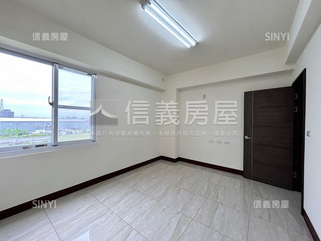 臨路全新視野無遮蔽豪墅房屋室內格局與周邊環境