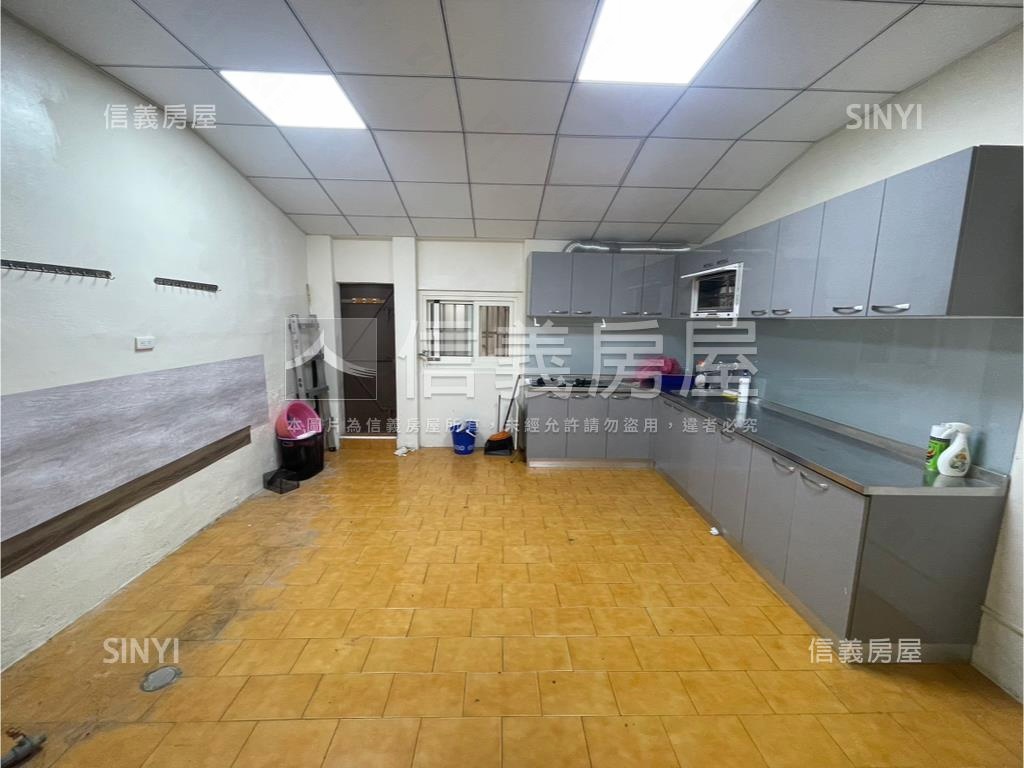 新民路透天翻新店面房屋室內格局與周邊環境