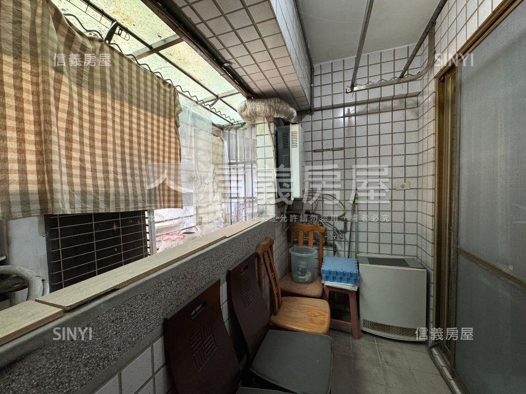 明峰湖前商圈低總價套房房屋室內格局與周邊環境
