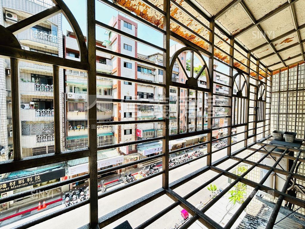 專任電梯兩房．近捷運黃線房屋室內格局與周邊環境