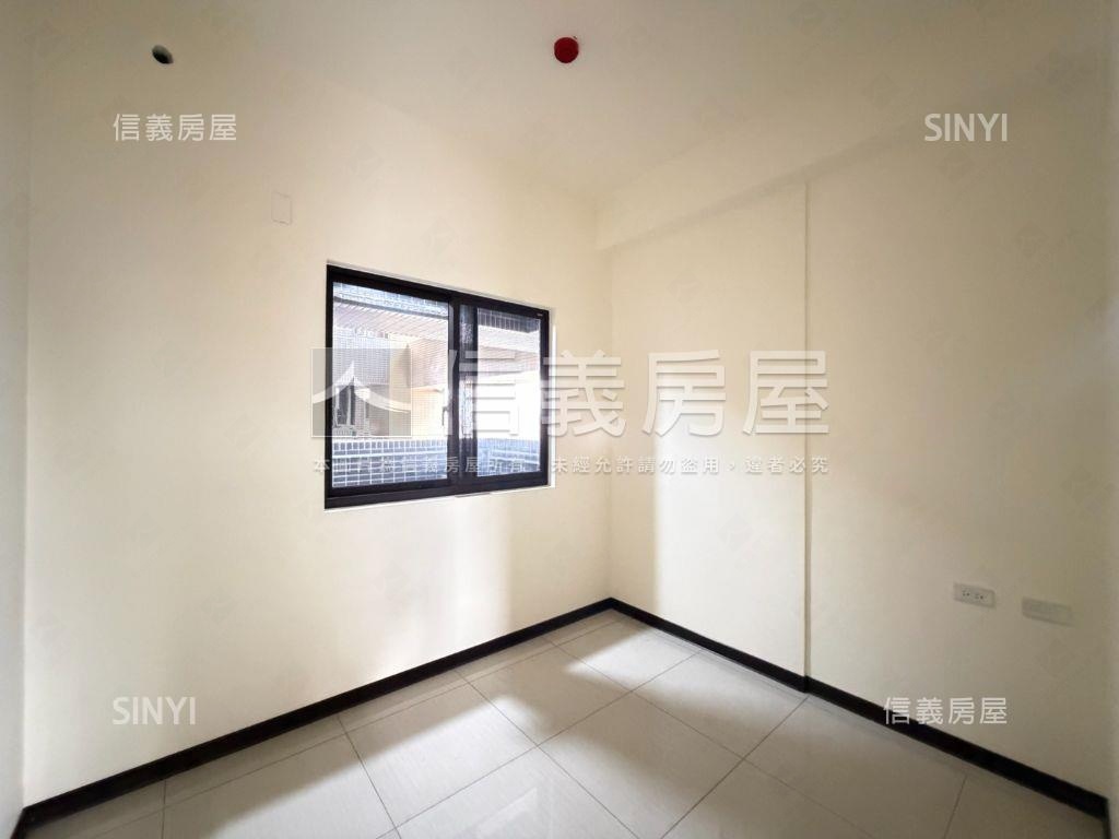 英倫公園高樓景觀三房車位房屋室內格局與周邊環境