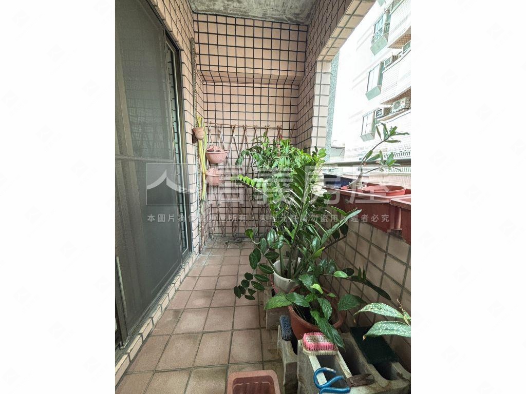 新營三房房屋室內格局與周邊環境