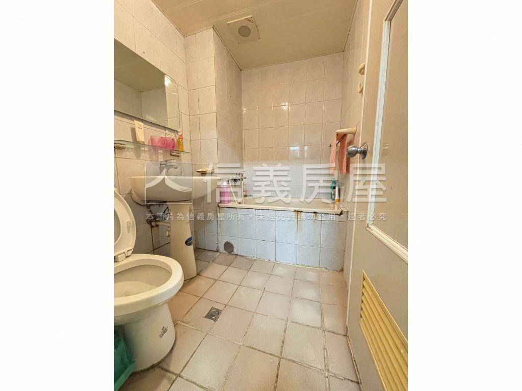 新營三房房屋室內格局與周邊環境