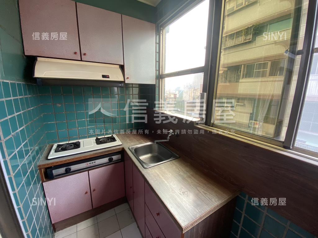 翡翠國城邊間採光兩房房屋室內格局與周邊環境