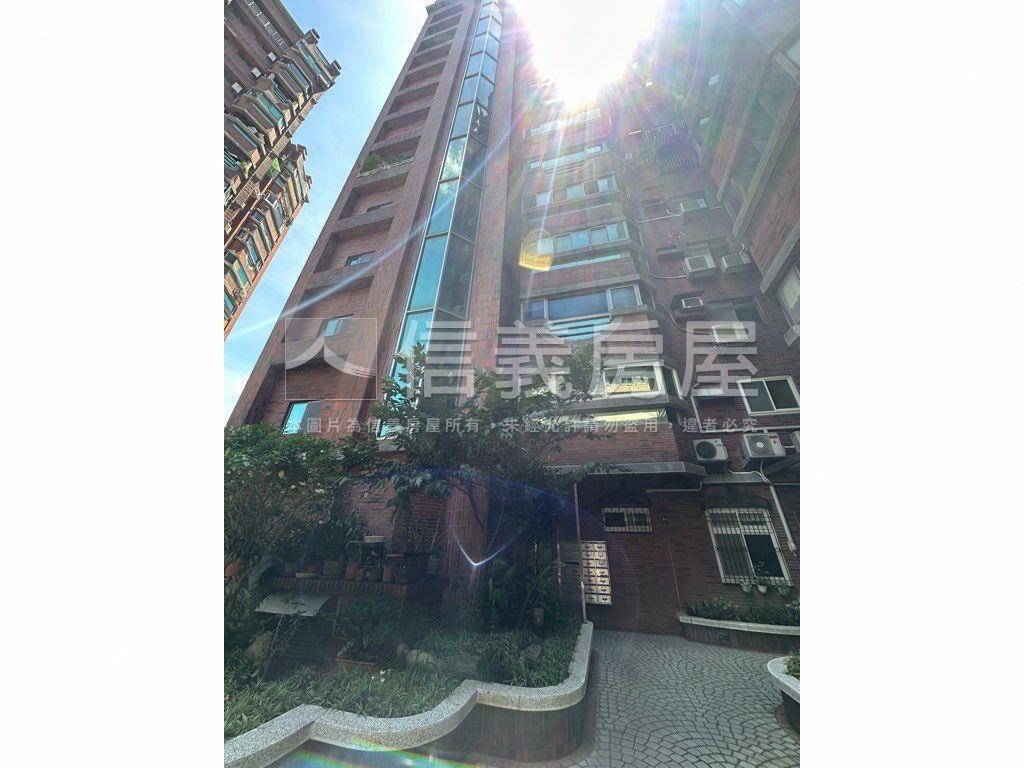 頂溪捷運景觀美宅房屋室內格局與周邊環境