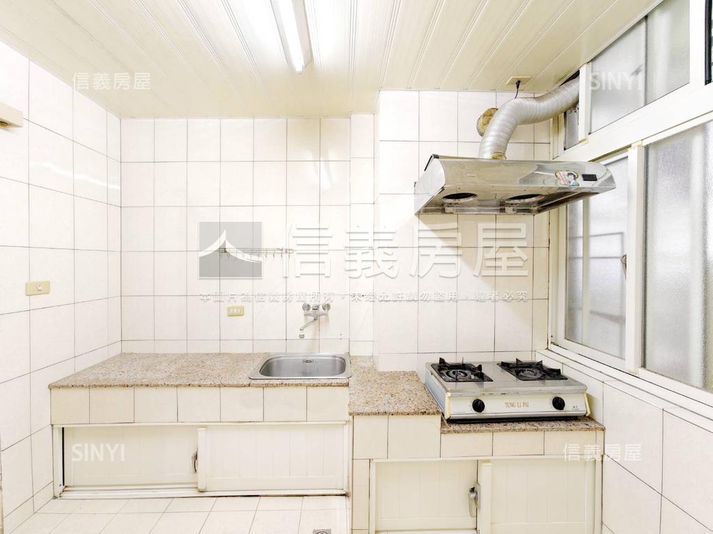 光輝路二樓三房房屋室內格局與周邊環境