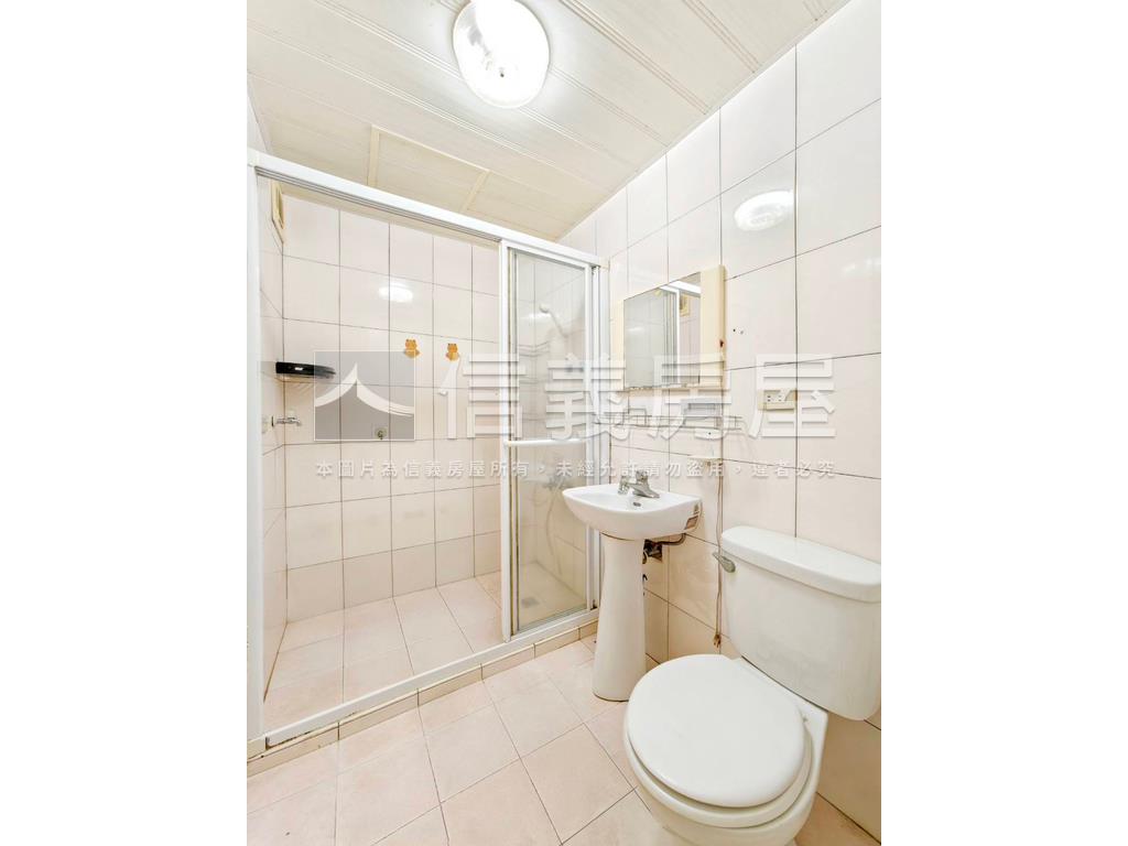 光輝路二樓三房房屋室內格局與周邊環境