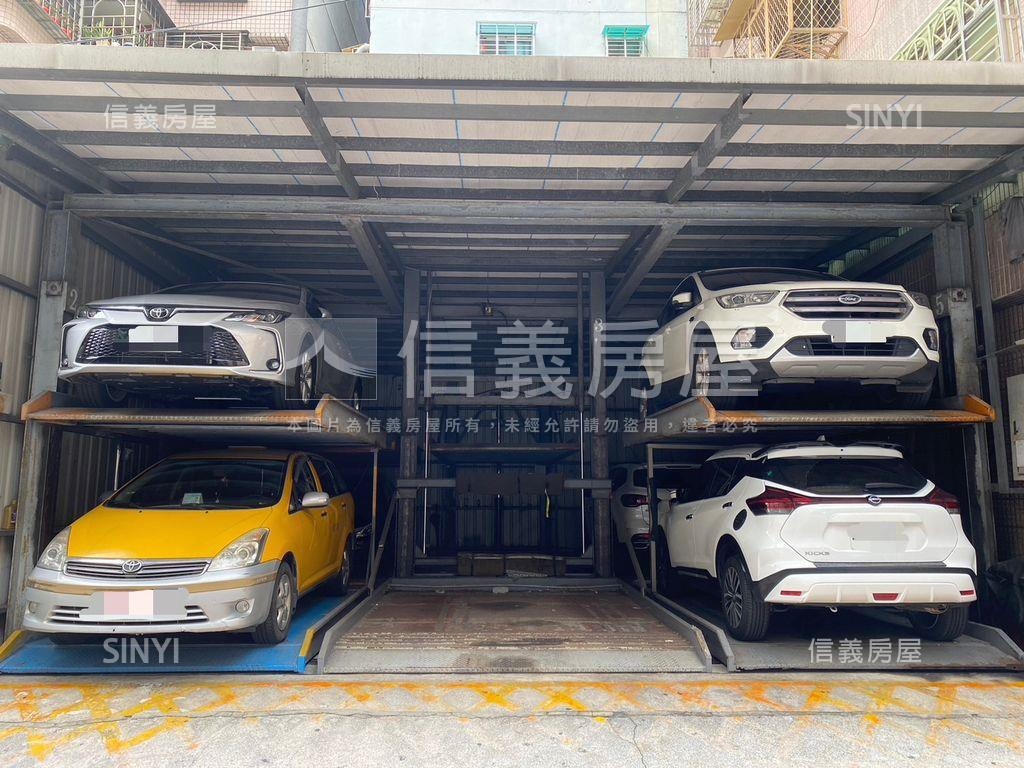 長安裝潢四房車位房屋室內格局與周邊環境