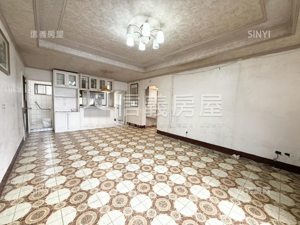 近巨城稀有美公寓房屋室內格局與周邊環境