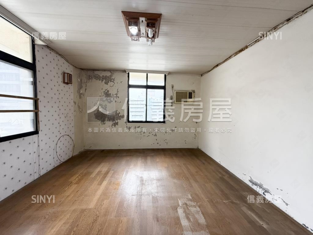 近巨城稀有美公寓房屋室內格局與周邊環境