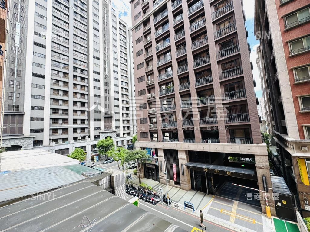 稀有星馳市套房車位房屋室內格局與周邊環境