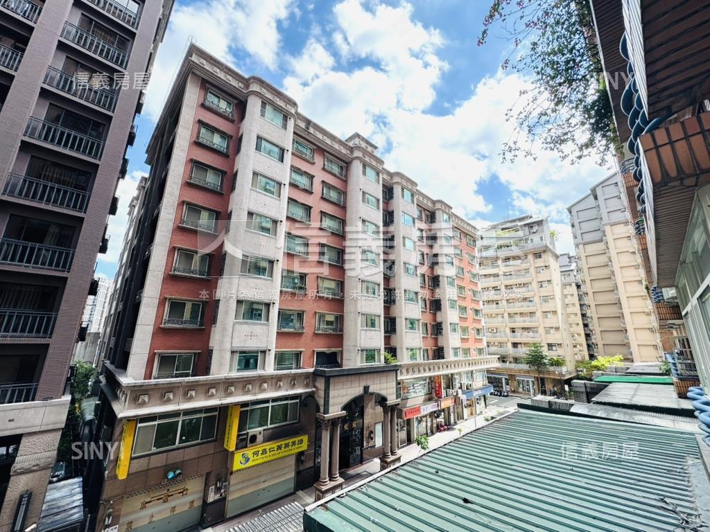 稀有星馳市套房車位房屋室內格局與周邊環境