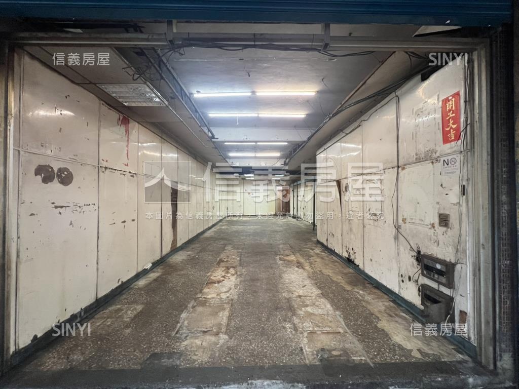 近捷運面寬金店面辦公房屋室內格局與周邊環境